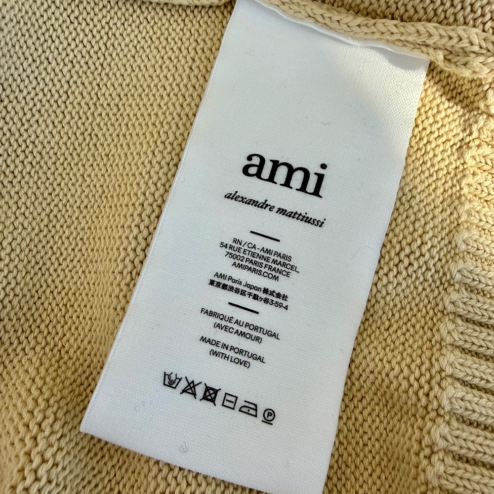 AMI Paris Men's
Tonal Heart
Cardigan in Cream - Picture 9 of 11